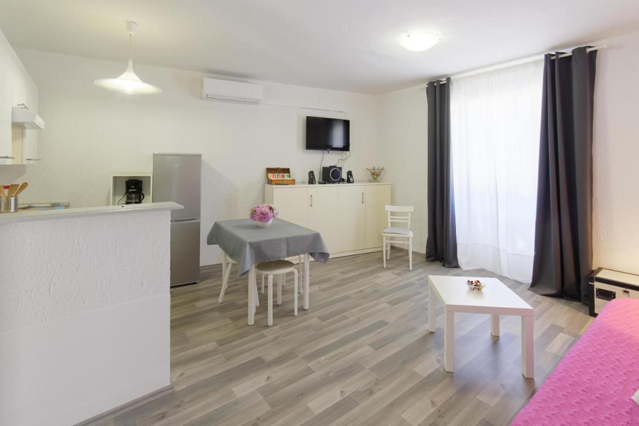 פורץ Apartment Anja מראה חיצוני תמונה